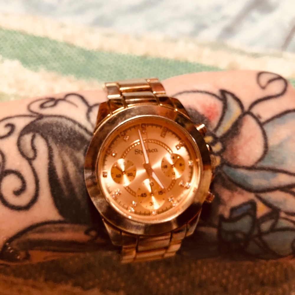 Kenneth Cole watch - Picture 10 of 13